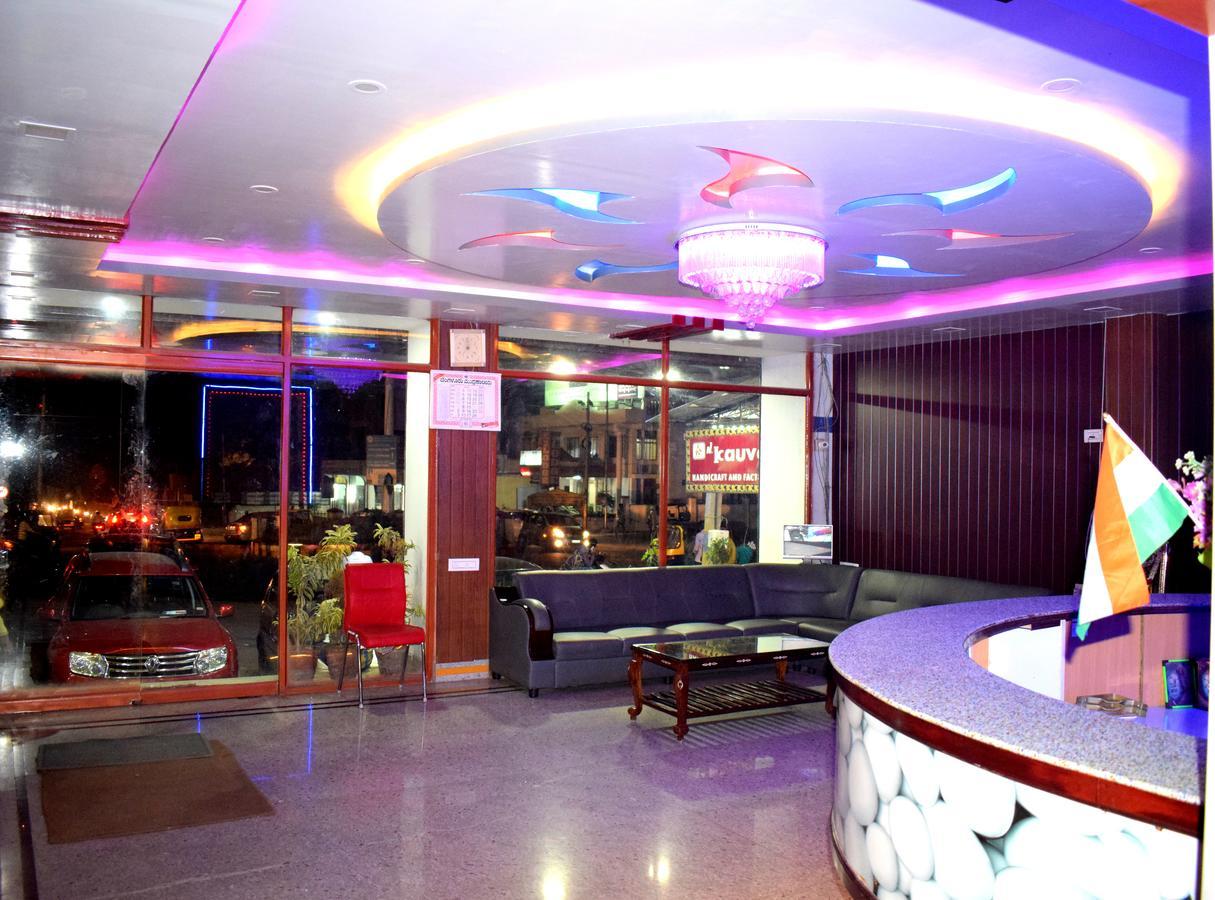 Hotel Kaveri Palace Májszúr Kültér fotó