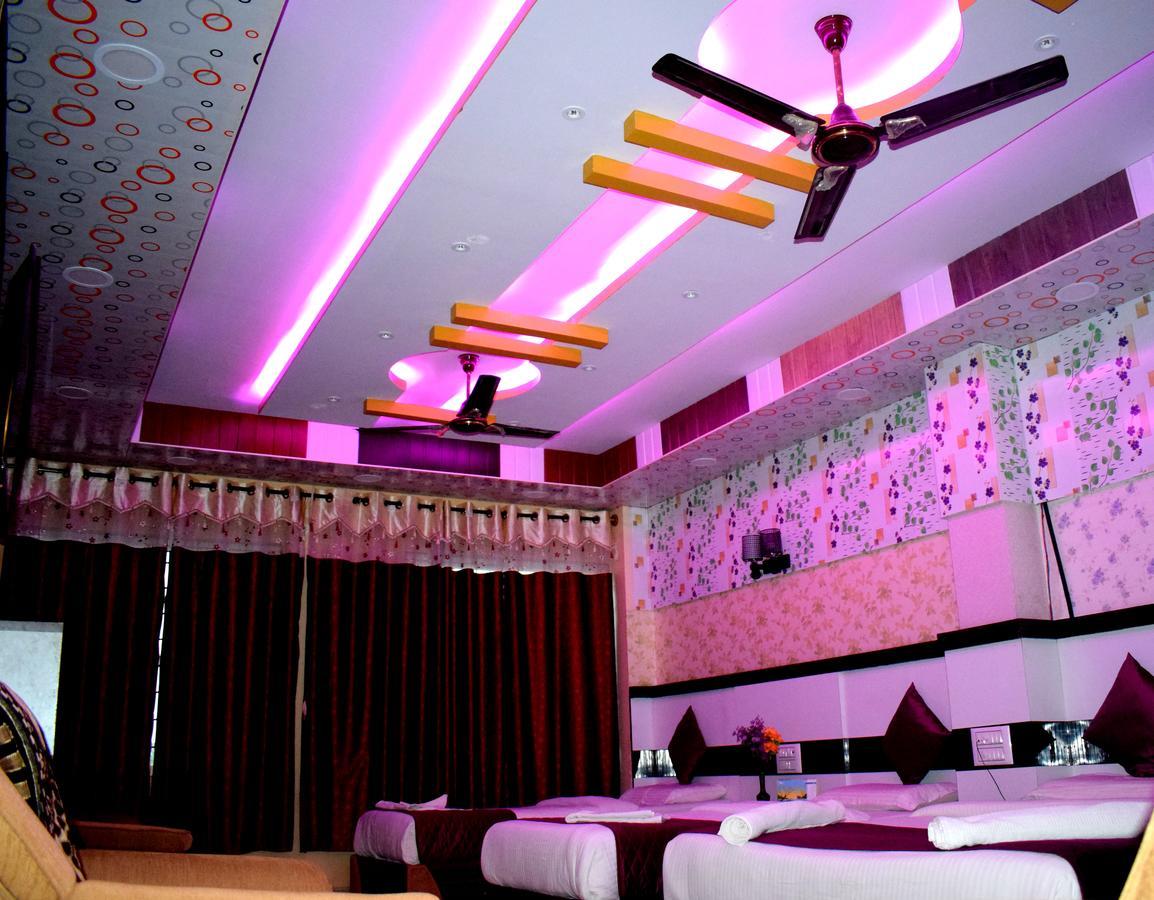 Hotel Kaveri Palace Májszúr Kültér fotó