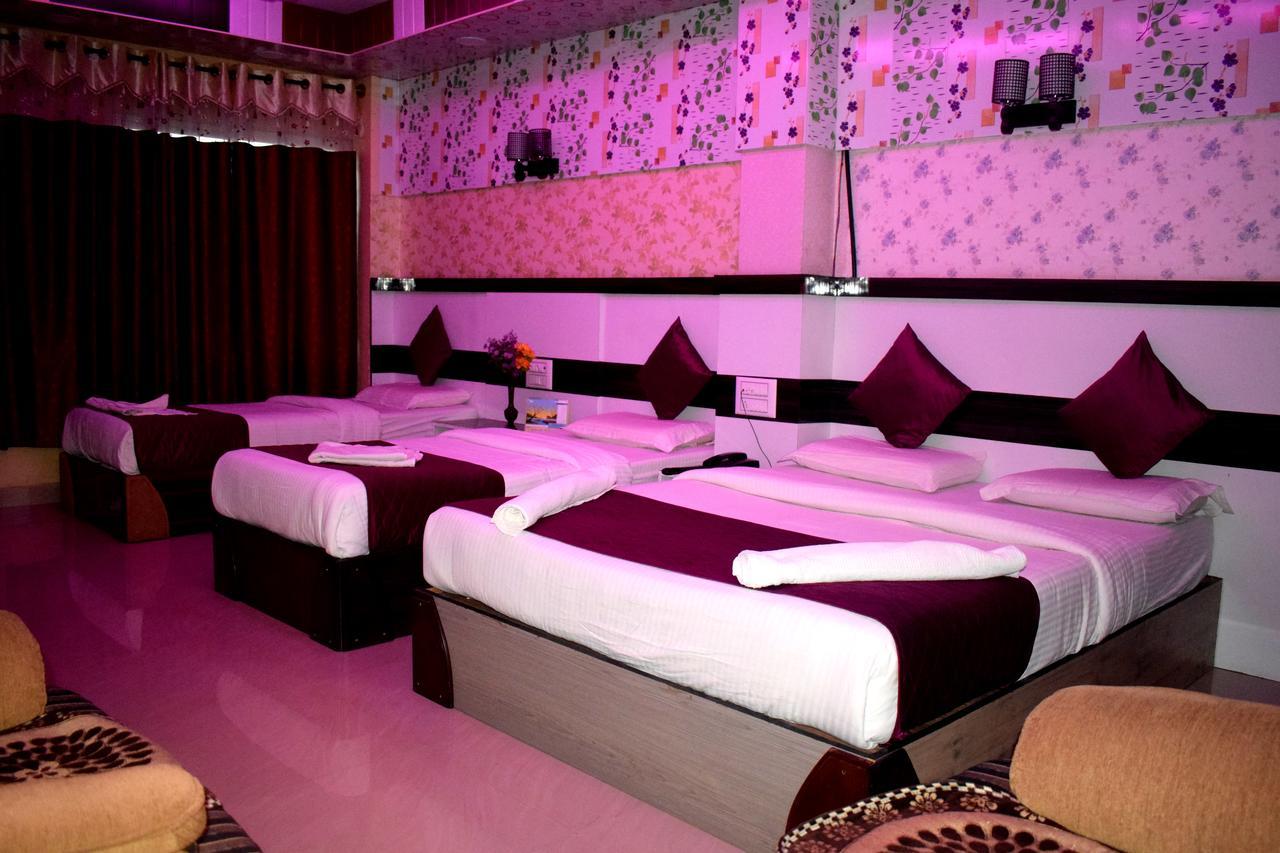 Hotel Kaveri Palace Májszúr Kültér fotó